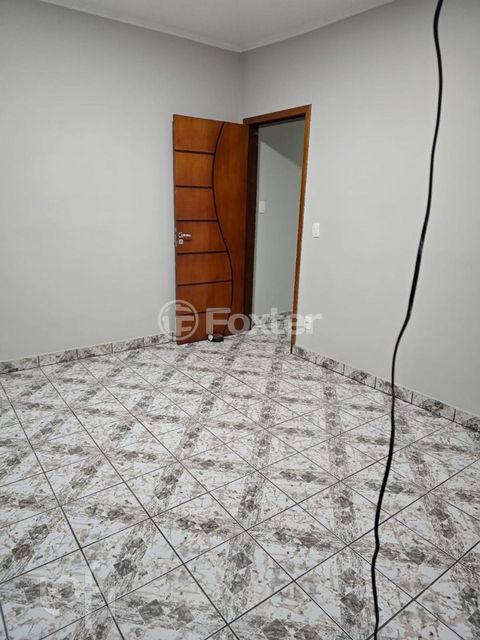 Image 11 - 898663