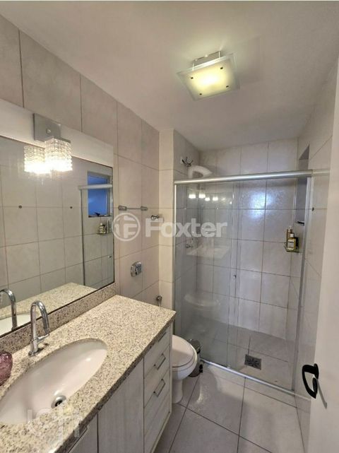 Image 7 - 898665