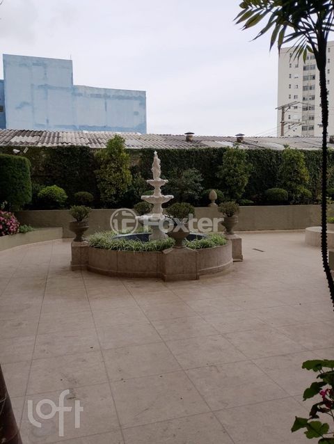 Image 11 - 898666