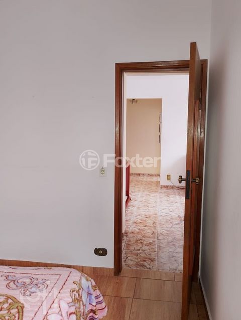 Image 6 - 898666