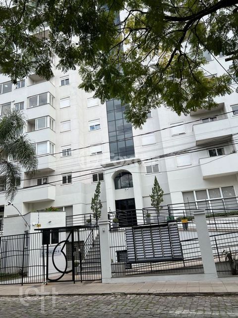 Image 10 - 898668