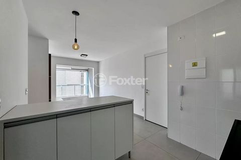 Image 11 - 898680