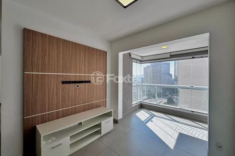 Image 7 - 898680