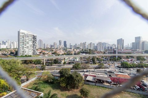 Image 4 - 898715