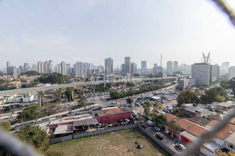 Image 16 - 898715