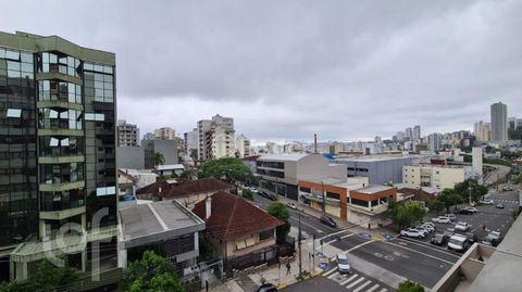 Image 10 - 898716