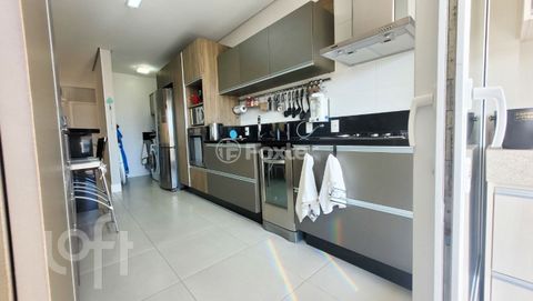 Image 10 - 898725