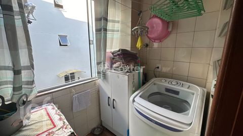 Image 9 - 898729