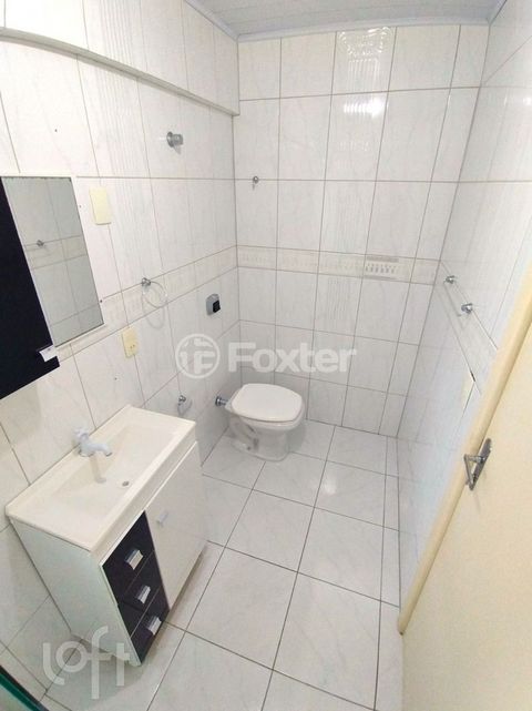 Image 7 - 898741