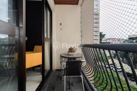 Image 6 - 898742