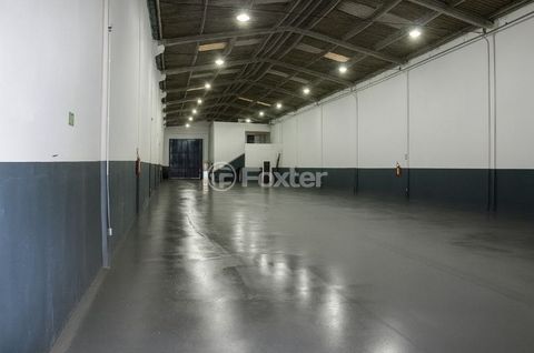 Image 3 - 898743