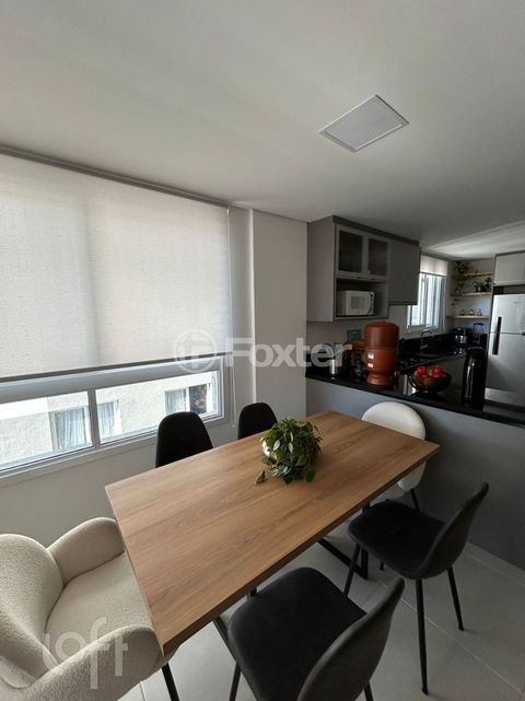 Image 2 - 898745