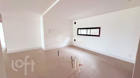 Image 4 - 898757