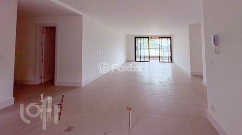 Image 8 - 898757