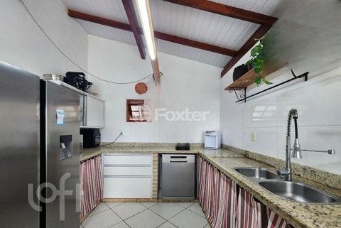 Image 7 - 898761