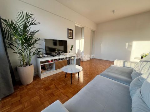 Image 3 - 898775
