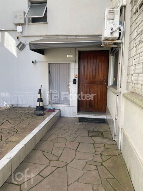 Image 3 - 898786