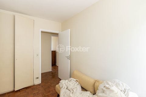 Image 17 - 898801