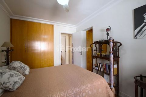 Image 7 - 898805