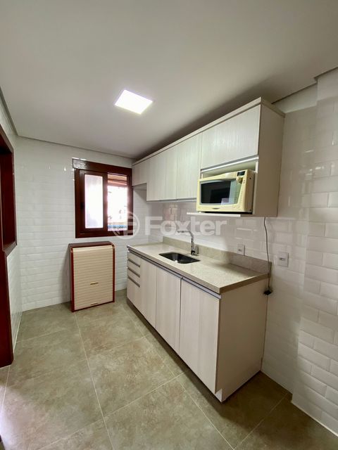 Image 9 - 898882