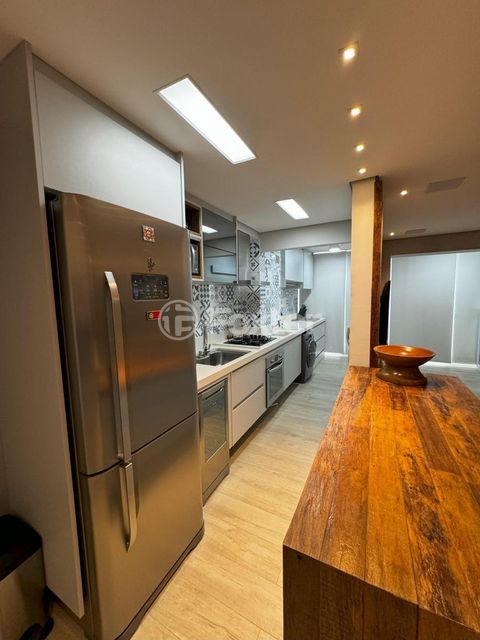 Image 7 - 898886