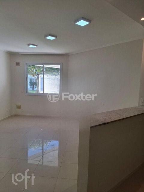 Image 8 - 898980