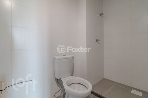 Image 8 - 898992