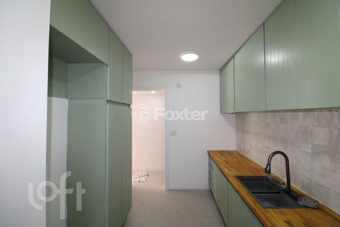 Image 8 - 899005