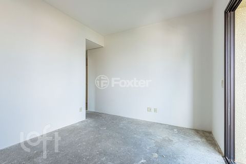 Image 7 - 899010