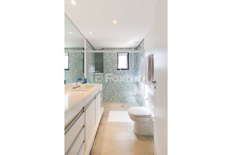 Image 19 - 899076