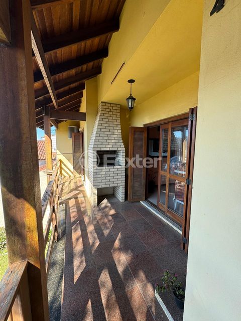 Image 8 - 899083