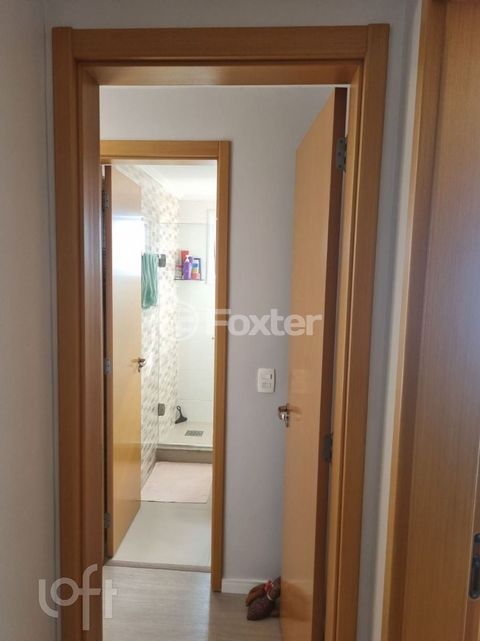 Image 7 - 899095
