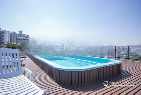 Image 19 - 899100