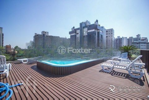 Image 17 - 899100