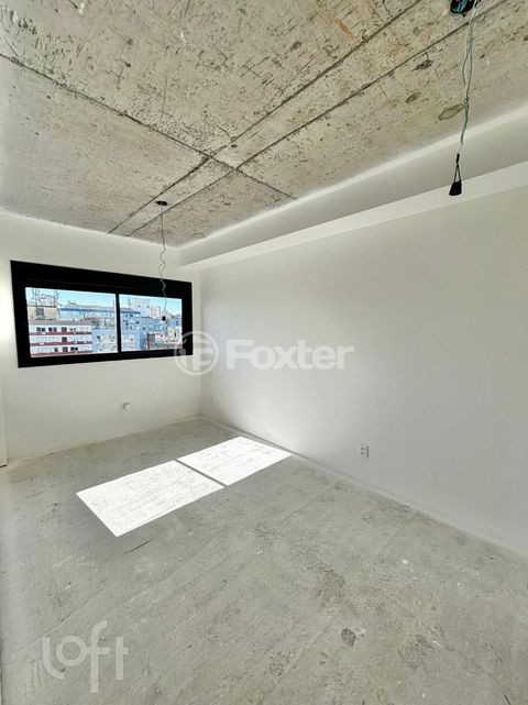 Image 7 - 899129