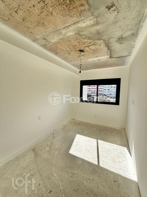 Image 7 - 899135