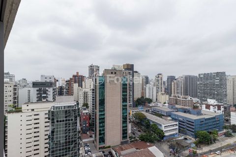 Image 11 - 899258