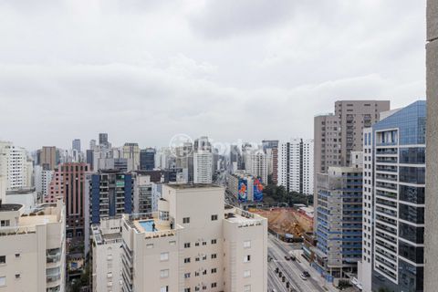 Image 17 - 899258