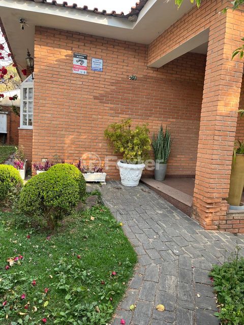 Image 13 - 899296
