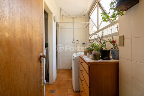 Image 8 - 899349