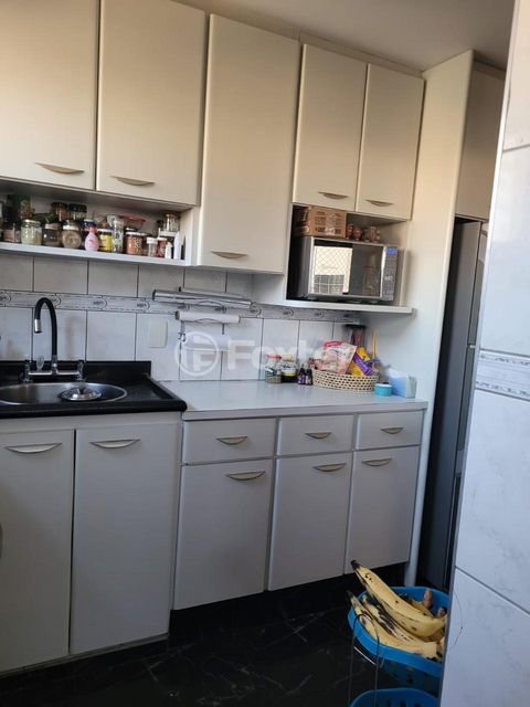Image 4 - 899385