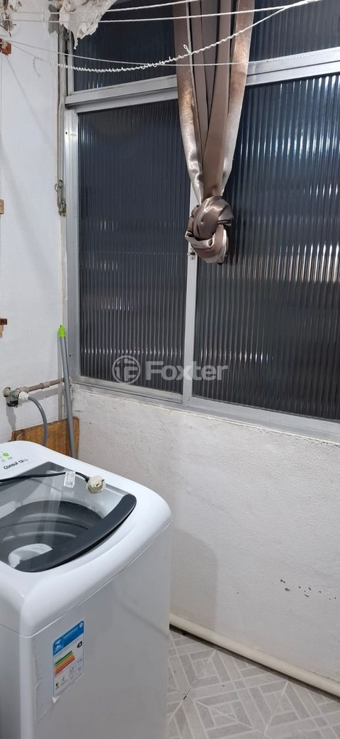 Image 8 - 899390