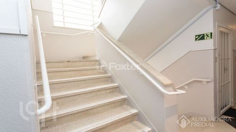 Image 19 - 899396