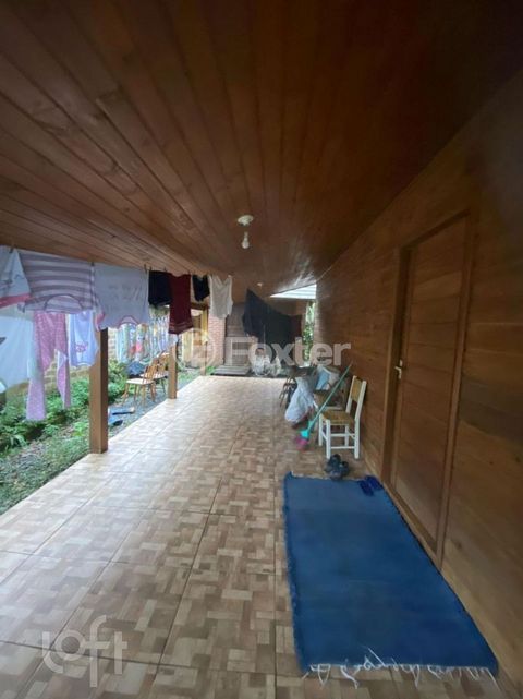 Image 1 - 899404