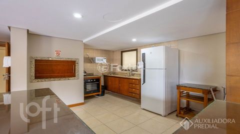 Image 19 - 899424