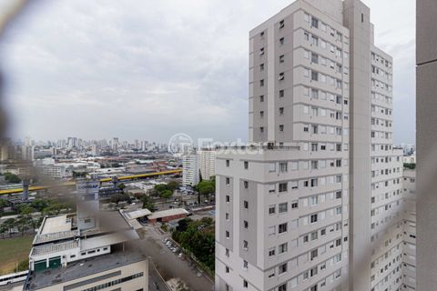 Image 12 - 899436