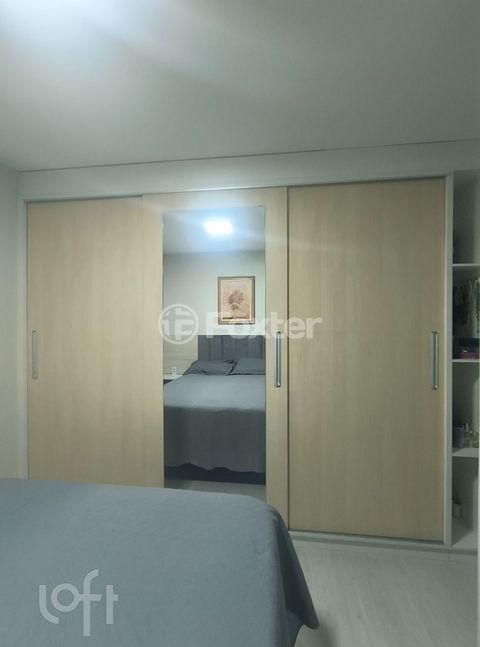 Image 7 - 899470