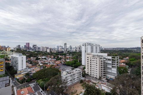Image 15 - 899537