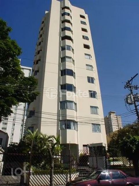 Image 10 - 899546