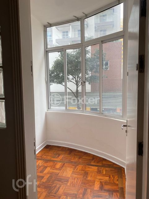Image 3 - 899550